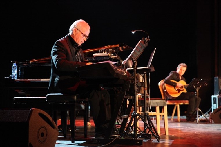 Bernard Sauvat Au Casino Du Liban